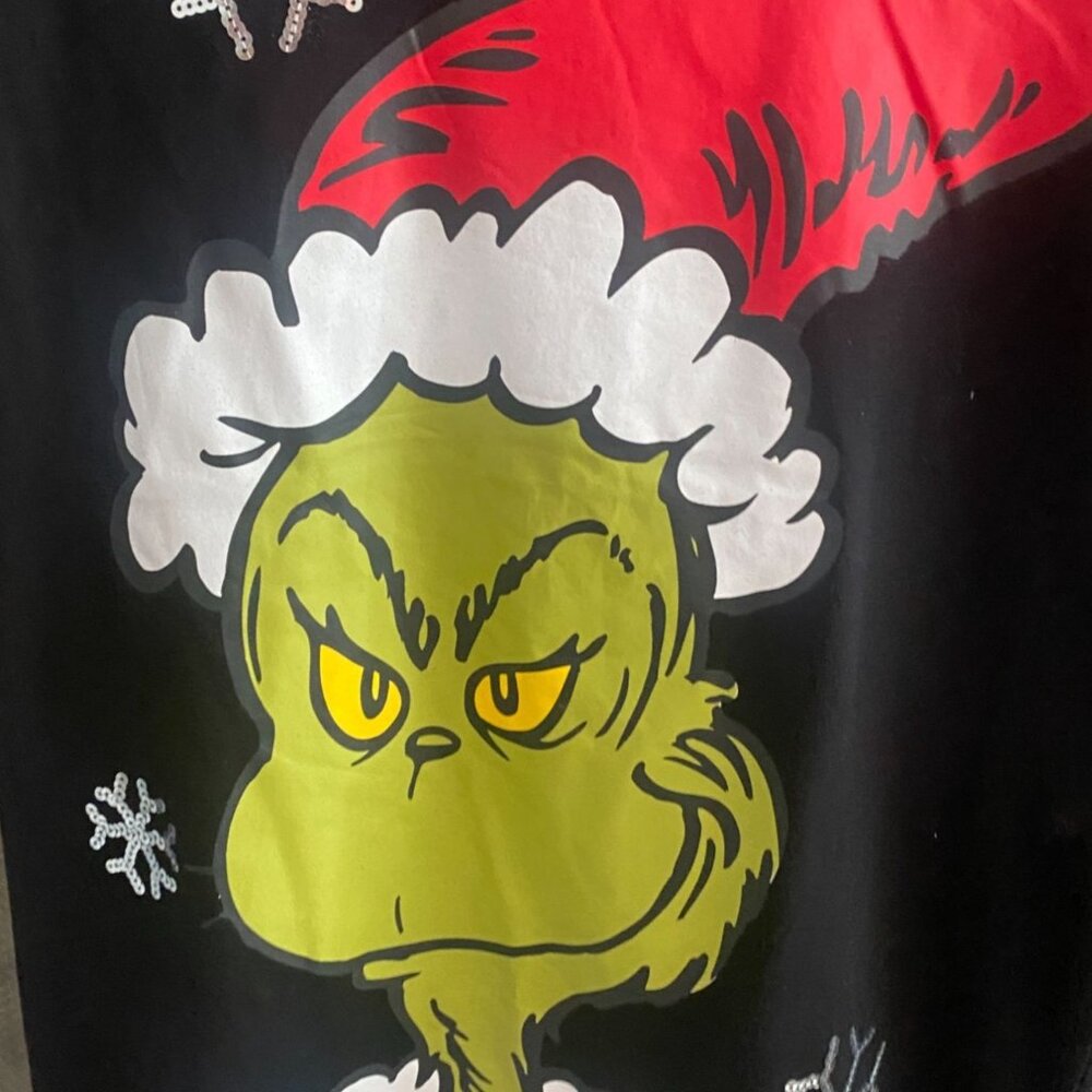 Dr Seuss The Grinch Licensed Adult Shprt Sleeve T-Shirt W/ Sequin Snowflakes-Siz - Picture 4 of 5